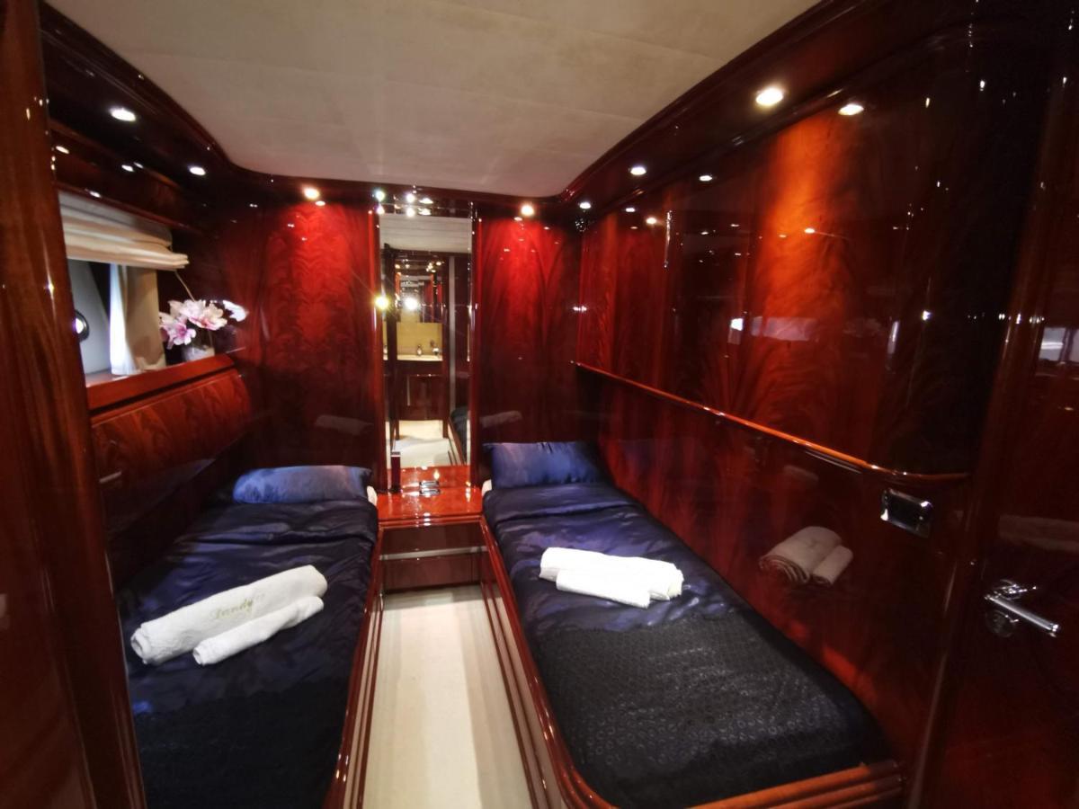 Magnificent Luxury Yacht In Center * Barcellona