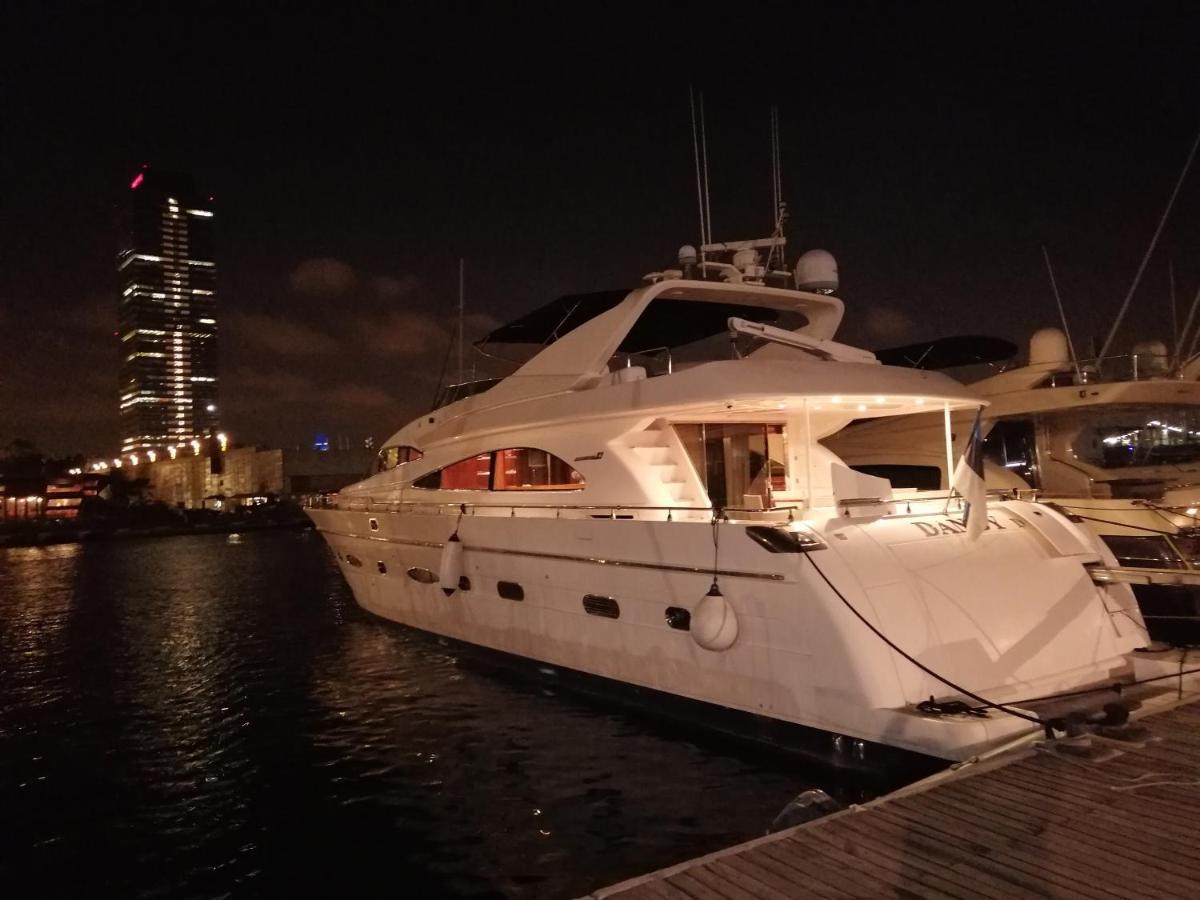 Magnificent Luxury Yacht In Center Botel *
